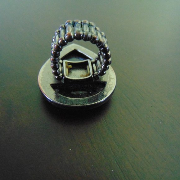 Costume Jewelry- heart ring-black - Picture 7 of 12